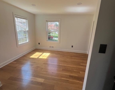 4400 Rendale Court - Photo Thumbnail 14