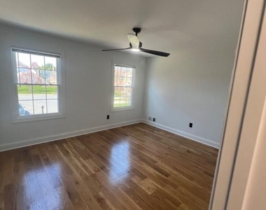 4400 Rendale Court - Photo Thumbnail 18