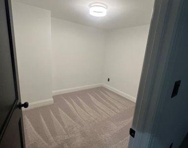 4400 Rendale Court - Photo Thumbnail 36
