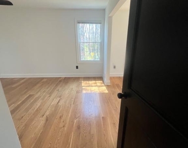 4400 Rendale Court - Photo Thumbnail 16