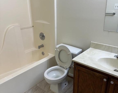 11130 Hollowbrook Road - Photo Thumbnail 11