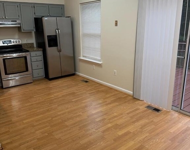 11130 Hollowbrook Road - Photo Thumbnail 4
