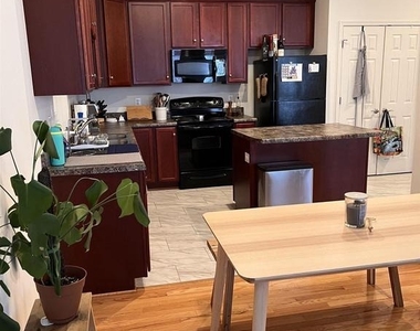 161 Brookwood Dr - Photo Thumbnail 4