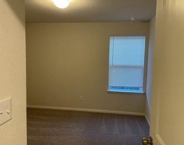 417 Bright Star Ln - Photo Thumbnail 16