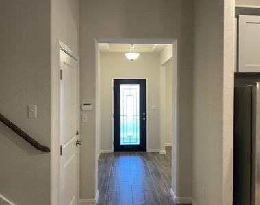 417 Bright Star Ln - Photo Thumbnail 9