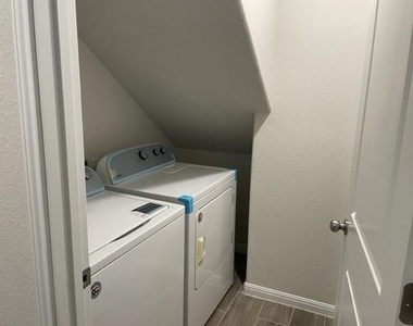 417 Bright Star Ln - Photo Thumbnail 14