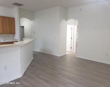 2506 Creekfront Drive - Photo Thumbnail 2