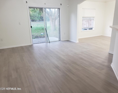 2506 Creekfront Drive - Photo Thumbnail 4