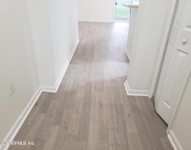 2506 Creekfront Drive - Photo Thumbnail 10