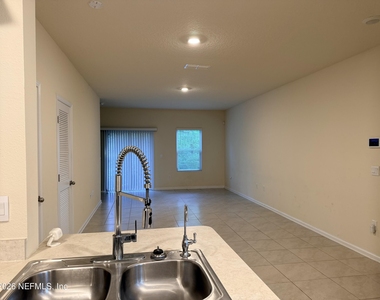 246 Aralia Lane - Photo Thumbnail 8