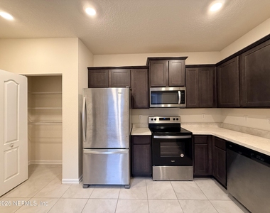246 Aralia Lane - Photo Thumbnail 7