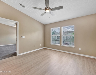 4240 Migration Drive - Photo Thumbnail 9
