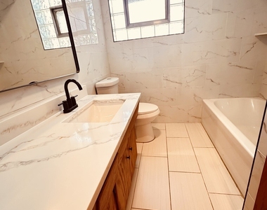 2823 W 71st Street - Photo Thumbnail 12
