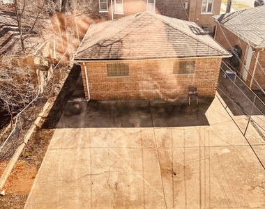 2823 W 71st Street - Photo Thumbnail 16