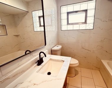 2823 W 71st Street - Photo Thumbnail 11