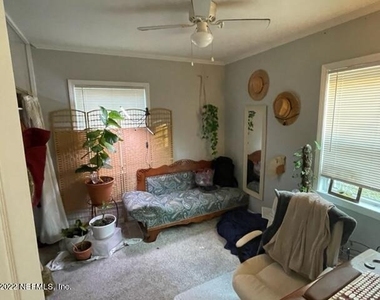 10412 Skycrest Drive N - Photo Thumbnail 17
