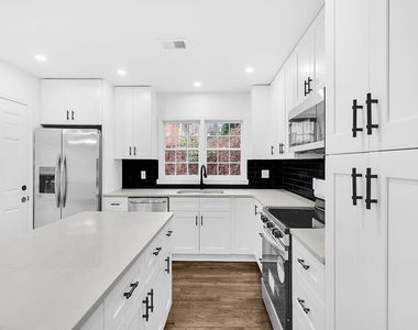 1253 Dunwoody Lane Ne - Photo Thumbnail 7