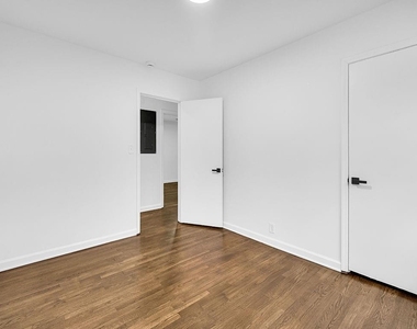 1253 Dunwoody Lane Ne - Photo Thumbnail 17