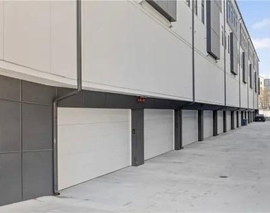 223 16th Street Nw - Photo Thumbnail 39