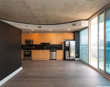 400 W Peachtree Street - Photo Thumbnail 3