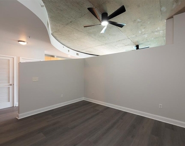 400 W Peachtree Street - Photo Thumbnail 9