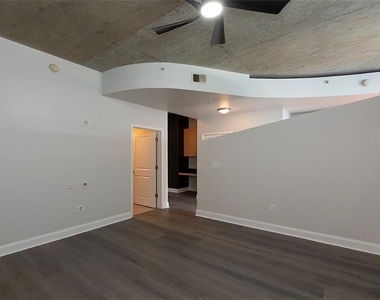 400 W Peachtree Street - Photo Thumbnail 7