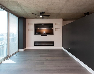 400 W Peachtree Street - Photo Thumbnail 5