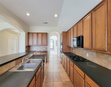25219 Piney Heights Lane - Photo Thumbnail 11