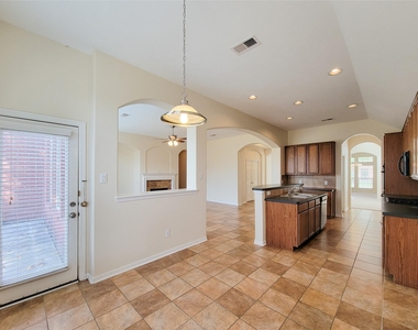25219 Piney Heights Lane - Photo Thumbnail 8