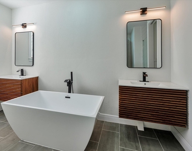 119 Capetown Lane - Photo Thumbnail 32