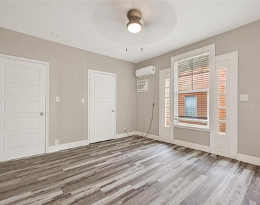 1511 Scharpe Street - Photo Thumbnail 14