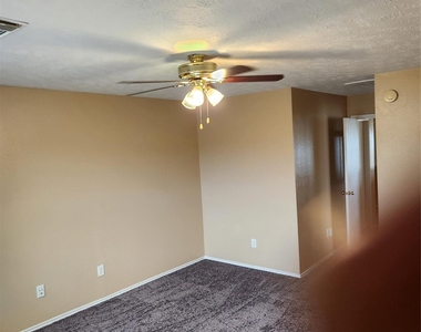 7346 Cypress Prairie Drive - Photo Thumbnail 9