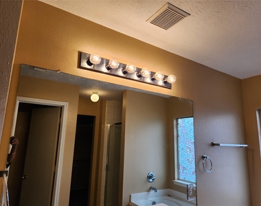 7346 Cypress Prairie Drive - Photo Thumbnail 14