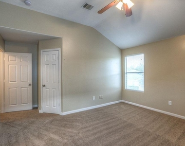 10610 Pine Landing Drive - Photo Thumbnail 19