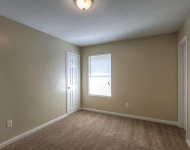 10610 Pine Landing Drive - Photo Thumbnail 15