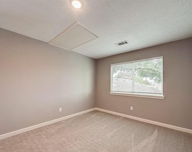 1623 Cherry Ridge Drive - Photo Thumbnail 39