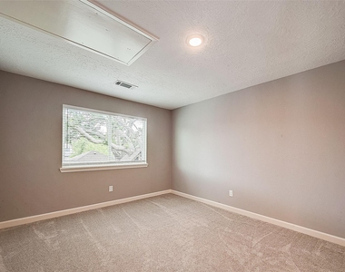 1623 Cherry Ridge Drive - Photo Thumbnail 38
