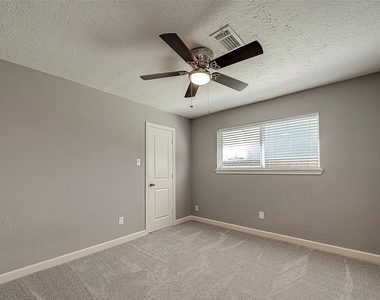 1623 Cherry Ridge Drive - Photo Thumbnail 16
