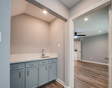 1623 Cherry Ridge Drive - Photo Thumbnail 22