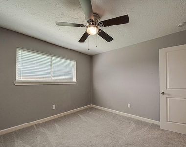 1623 Cherry Ridge Drive - Photo Thumbnail 17