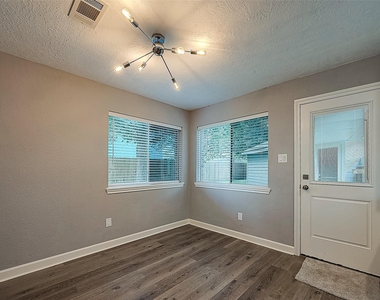 1623 Cherry Ridge Drive - Photo Thumbnail 10