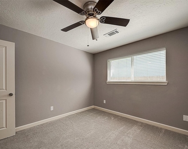 1623 Cherry Ridge Drive - Photo Thumbnail 13