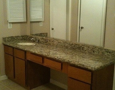12511 Riverbend - Photo Thumbnail 6