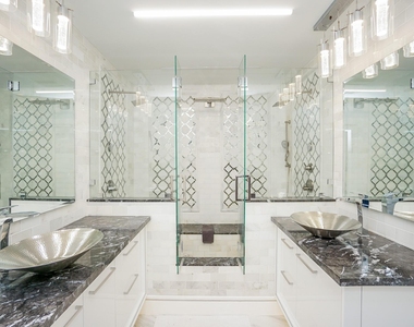 5711 Sugar Hill Drive - Photo Thumbnail 32