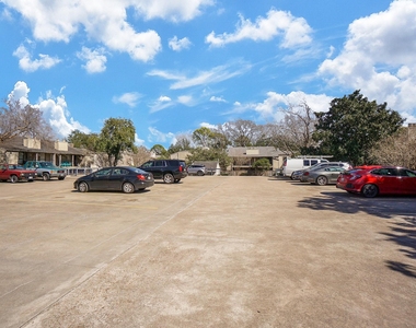 5711 Sugar Hill Drive - Photo Thumbnail 46