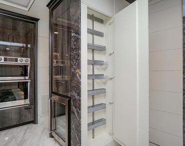 5711 Sugar Hill Drive - Photo Thumbnail 16