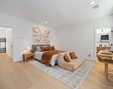 3028 Lamar Street - Photo Thumbnail 5