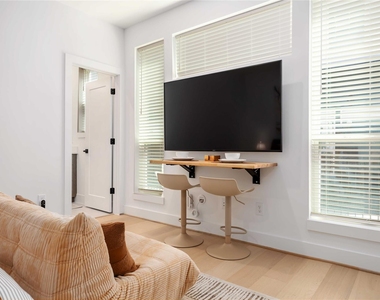 3028 Lamar Street - Photo Thumbnail 9