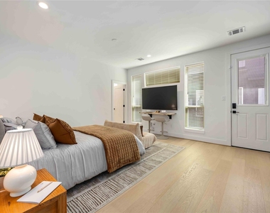 3028 Lamar Street - Photo Thumbnail 8