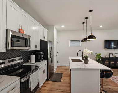 8017 Cora Street - Photo Thumbnail 5